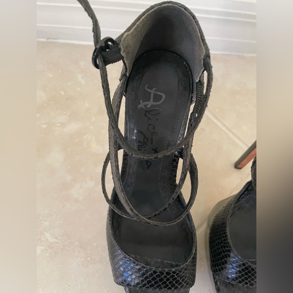 Alice + Olivia Gorgeous Black Python Platform Heels EU 38 - Picture 3 of 7